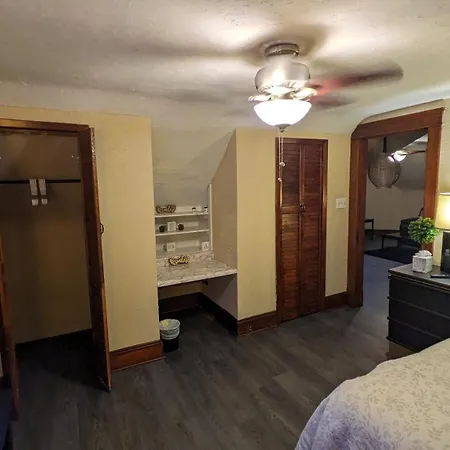Apartamento Cleveland Hyde House Upper Unit